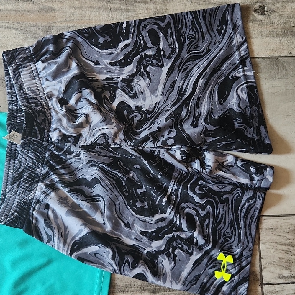 Under Armour Outfit Size 7 - Picture 2 of 3
